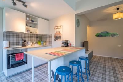 Enjoy The Ride | 2-BDR Lozenec Central Apartment