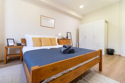 Chic Urban Getaway in City Center