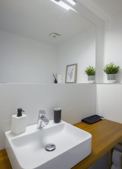 Luminous Central Retreat Spacious 2BD Apartment