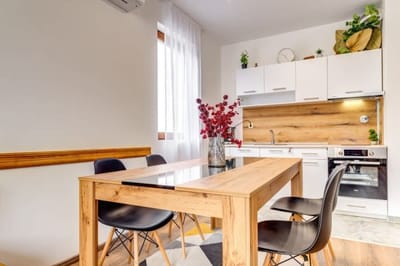 Villa Kometa  – 1BD Apt with Balcony & Forest View