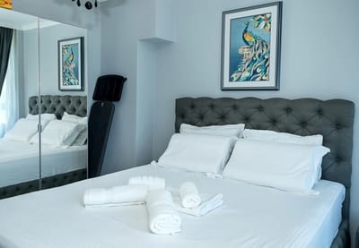 Royal View –Luxury 2BR Apartment with Sea Panorama