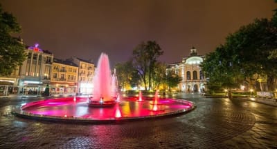 Trendy & Deluxe Apartment