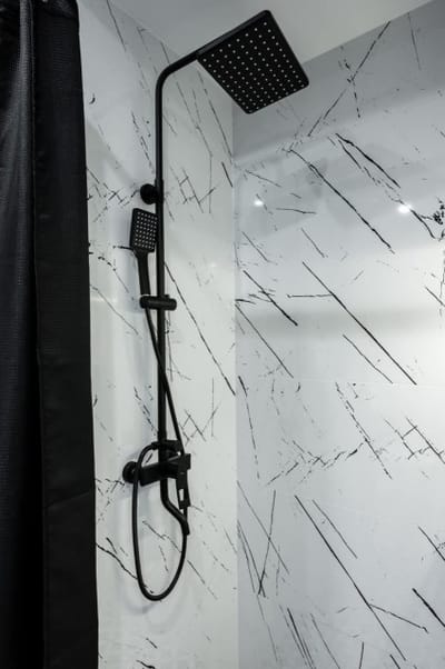 Top Center 2BD Luxurious Flat with Shared Terrace