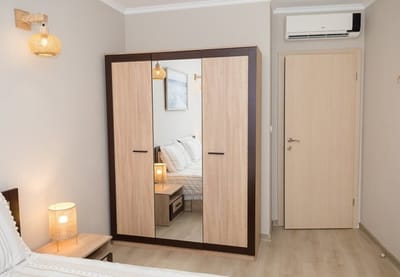 Seaside Bliss: Elegant 1BD with Stunning View