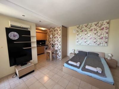 Cozy, Quiet and Spacious Studio in Green Life