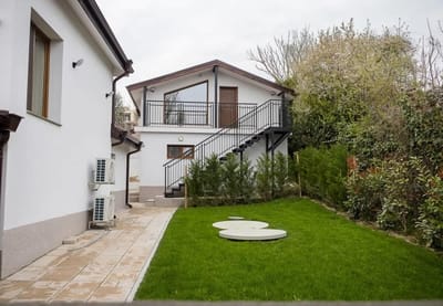 Private Villa with 5BD, Pool & Stunning Sea Views