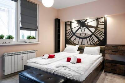 Bright & Central 1BD Flat - Dedicated Work Space