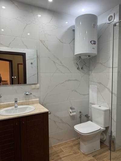 Beachfront Bliss-1BR Sea View Flat in Golden Sands