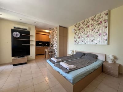 Cozy, Quiet and Spacious Studio in Green Life