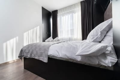 Central Plovdiv: Modern 1BR with Netflix & Balcony