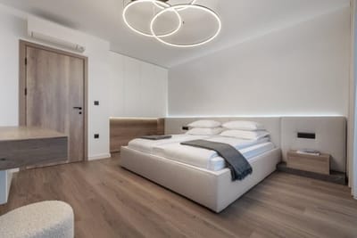 Stylish 1BR with Balcony & Parking | Skyline Varna