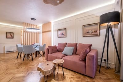 SOFapart Comfy and Elegant Apt with 2 BDR/ Parking