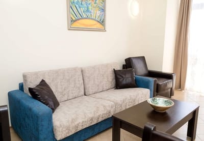 Seaside Bliss: Elegant 1BD with Stunning View