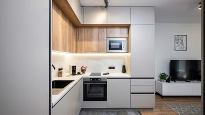 Fresh & Modern Apartment with Balcony