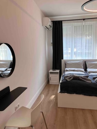 A French affair. With parking, style and elegance.