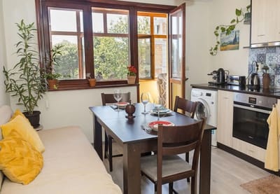 Cozy Sea-View Flat with Balcony in Galata, Varna