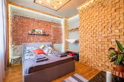 2 BDR & 2 BTHR Funky Apartment / Supreme Location