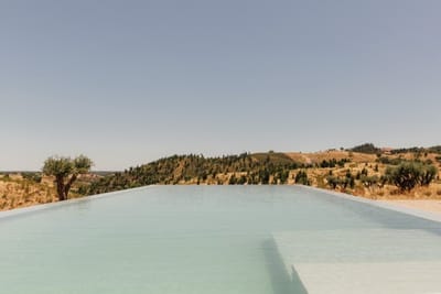 Casa da Volta — Contemporary Walled Villa with Courtyards & Exceptional Natural Light