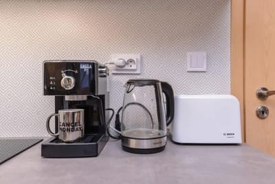 The Spot - fully equipped, central, modern studio