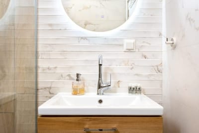 Magnolia Gardens - 1BD with Balcony & Parking