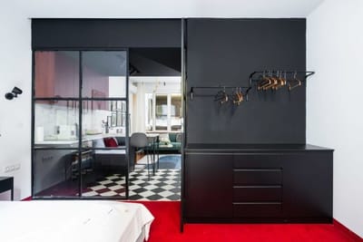 One Bedroom with Parking - Women's Market