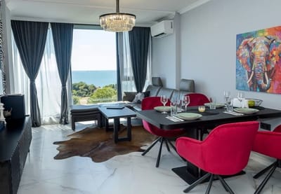 Royal View –Luxury 2BR Apartment with Sea Panorama