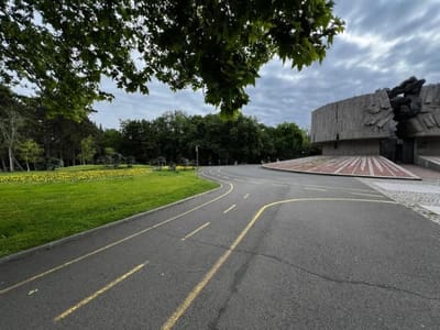 Lovely 1BD Flat near the Sea Garden