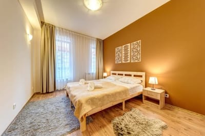 Cosy 1BD Apt w/ Free Parking and Balcony