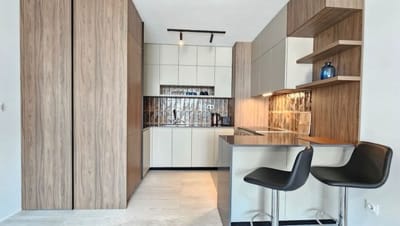 Bright Urban Stay with Parking