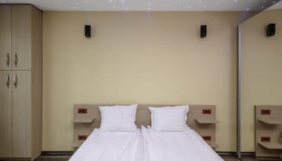 Central 1BD Apartment Next to Women's Market