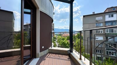 Charming 2BD with Mountain View