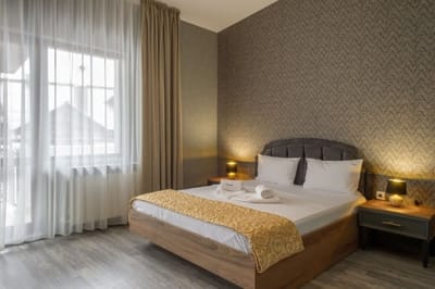 Luxury 2-bedroom apartment by Studenets Center