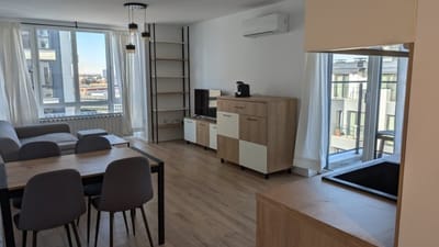 Stylish Living in Kompleks Reina - 1BD with desk