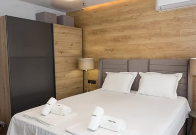 1BD Sea Garden Retreat with Dedicated Workspace