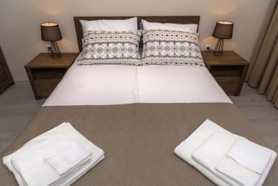 Alma Apartment - Stylish 1BD Flat with Balcony