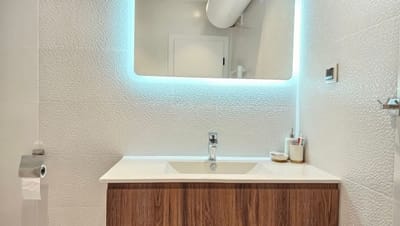 Bright Urban Stay with Parking