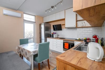 Charming 1BD Apartment Next to Women's Market