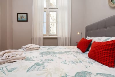 The Old Town Vintage 2-Bedroom Jewel