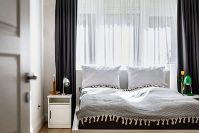 A French affair. With parking, style and elegance.