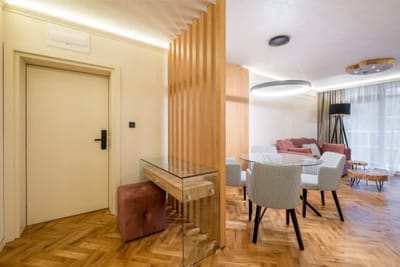 SOFapart Comfy and Elegant Apt with 2 BDR/ Parking