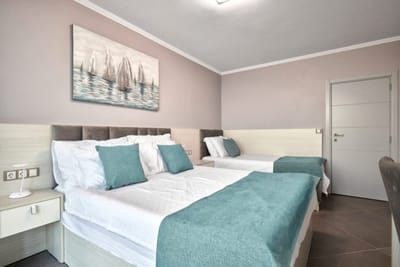 3BD Beach Paradise with a Stunning View + Parking