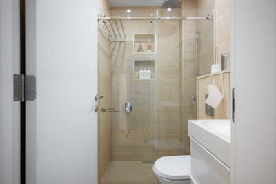 Modern 2BD Flat with Prime Location and Workspace