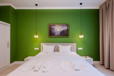 Top Center 2BD Luxurious Flat with Shared Terrace