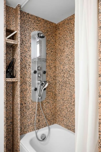 Best Views from Top Central Cozy 1-Bedroom Flat