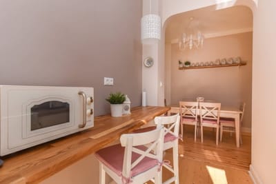 Chez Marie - Cozy One-Bedroom with Balcony