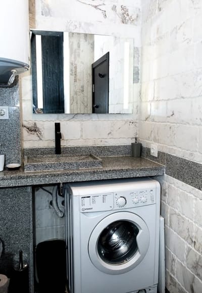 Chic 1BD Flat in St Constantine & Helena Complex