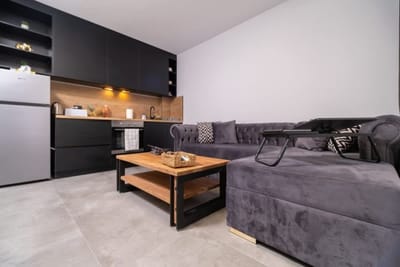 Central Plovdiv: Modern 1BR with Netflix & Balcony