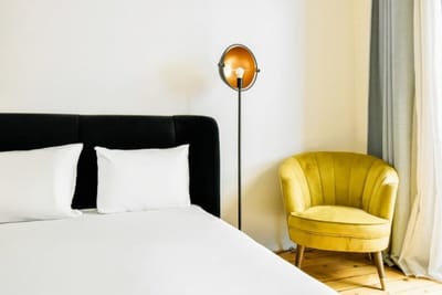 Classic Charm ~ 2BD Central Apartment