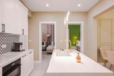 Central Stylish Suite & Studio with Shared Terrace