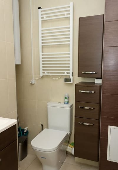 Cozy 2BD Flat with Balcony and Workspace